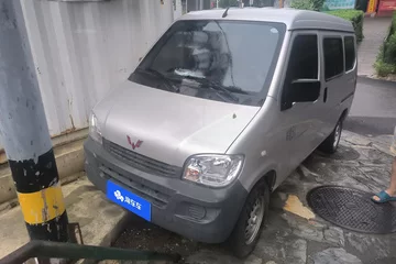 五菱之光 2023款 1.5L 实用型 5/7座