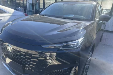 长安UNI-K 2021款 2.0T 两驱尊贵型