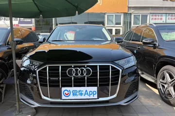 奥迪Q7 2020款 55 TFSI quattro S line 运动型