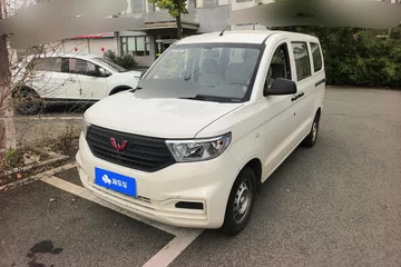 五菱宏光V 2022款 1.5L 劲取版电动助力 5座