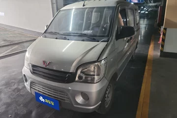 2010款 1.0L 手动 新版实用型短车身