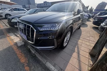 奥迪Q7 2021款 45 TFSI quattro S line 运动型
