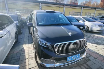 奔驰威霆 2021款 2.0T 商务版 7座