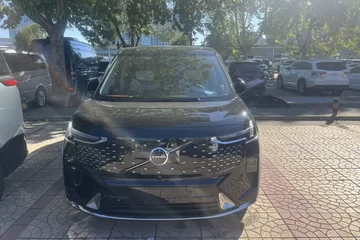 沃尔沃EM90 2025款 738km Ultra