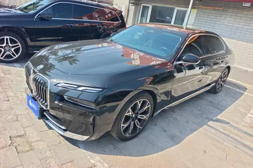 宝马7系 2023款 735Li 豪华套装