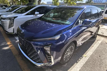 别克GL8 插电混动 2024款 陆尊 1.5T 138km 奢享版 7座