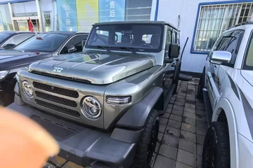 212 T01 2024款 2.0T 机械师 汽油