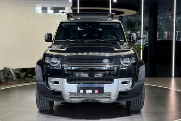 路虎卫士 2023款 改款 90 3.0T P400 暗黑特别版