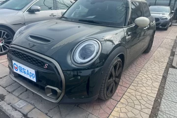 MINI 2023款 2.0T COOPER S 弧光特别版 五门版