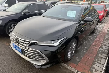 丰田亚洲龙 2024款 双擎 2.0L 臻选版