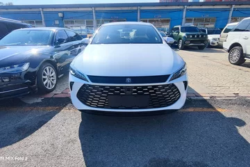 比亚迪秦PLUS 2025款 DM-i 智驾版 1.5L 55km 领先型