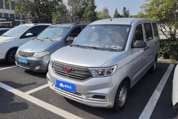 五菱宏光V 2022款 1.5L 劲取版液压助力