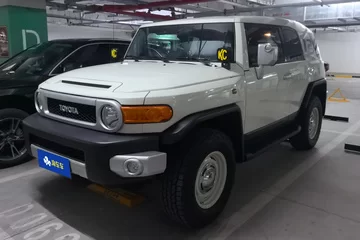 丰田FJ酷路泽 2020款 FJ酷路泽 4.0L GX-R 两气 双油箱 气泵(中东)