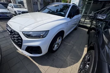 奥迪Q5L 2022款 40 TFSI RS套件燃速型
