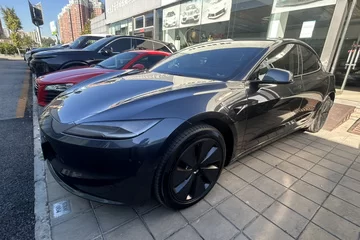 特斯拉Model 3 2023款 606km 后轮驱动版